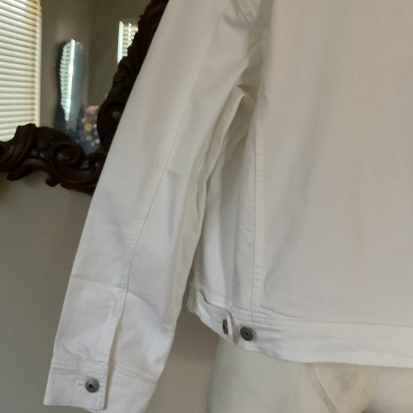 Women’s white jean jacket - Picture 7 of 7